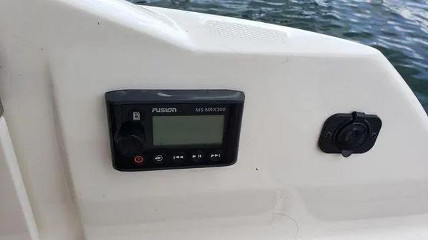 Sea Ray 290 SDX image