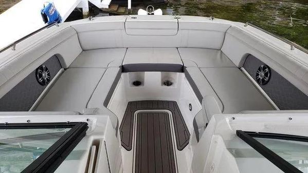 Sea Ray 290 SDX image