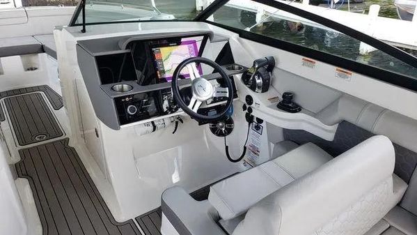 Sea Ray 290 SDX image