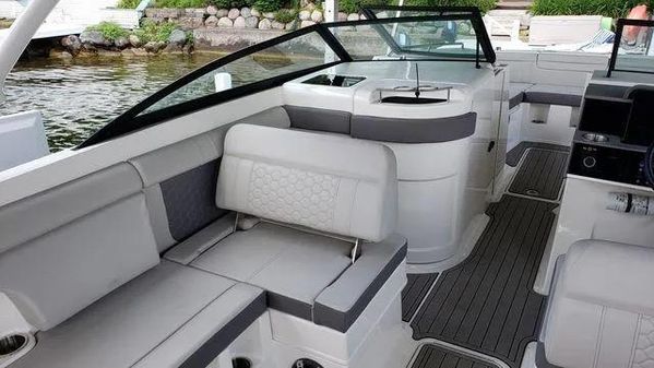 Sea Ray 290 SDX image