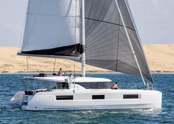 Lagoon 46 - main image