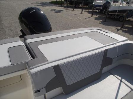 Bayliner VR5-OB image