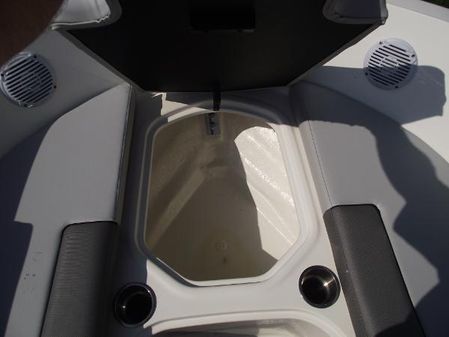 Bayliner VR5-OB image