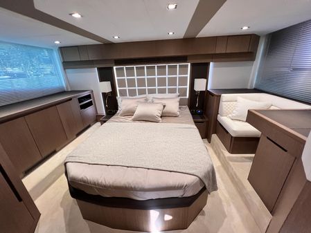Galeon 500 Fly image