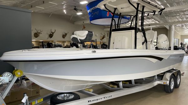 Ranger 2360 Bay