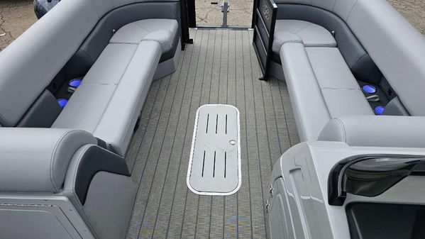 Bentley-pontoons ELITE-253-SWINGBACK image