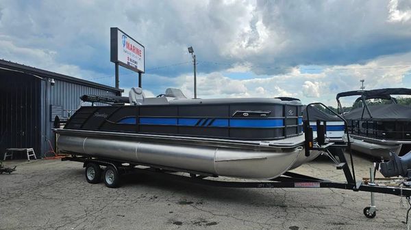 Bentley Pontoons Elite 253 Swingback 