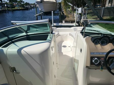 Sea Ray SunDeck image