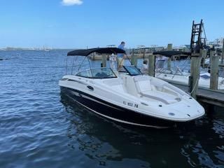 Sea Ray SunDeck image