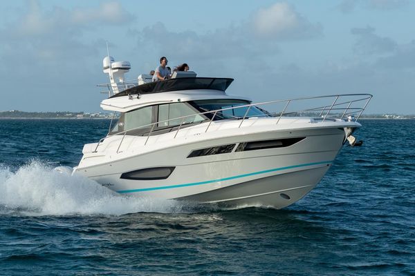 Regal 38 FXO - main image