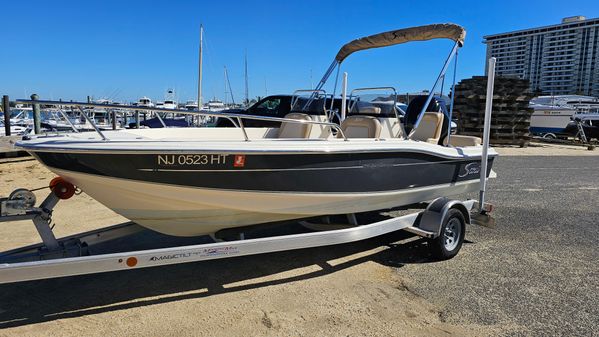 Scout 175 Sport Dorado image