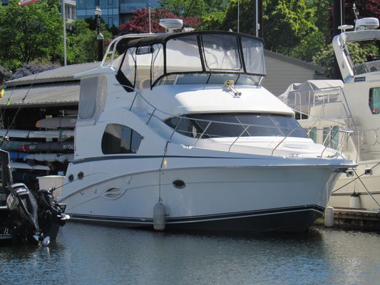 Silverton 35 Motor Yacht - main image
