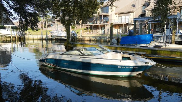 Sea Ray 210 Bow Rider 