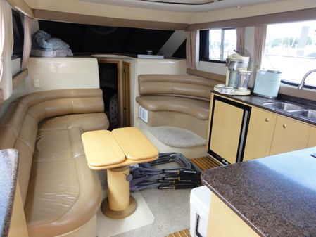 Bayliner 3488 Command Bridge Motoryacht image