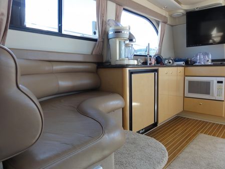 Bayliner 3488 Command Bridge Motoryacht image