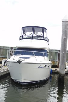 Bayliner 3488 Command Bridge Motoryacht image