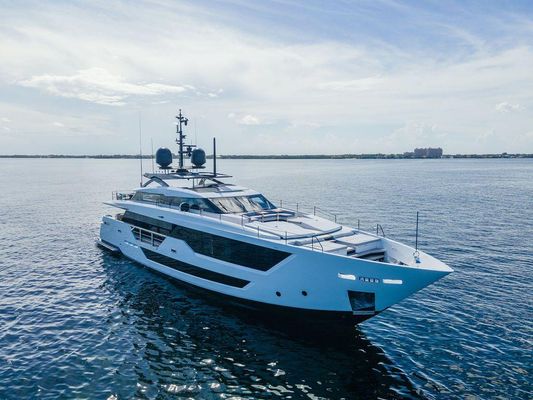 Ferretti Yachts Custom Line - main image