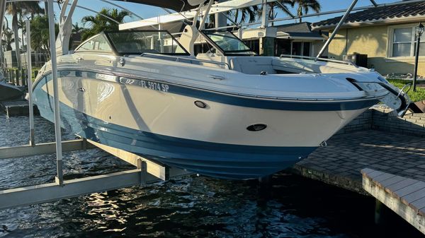 Sea Ray SDX 270 Outboard 