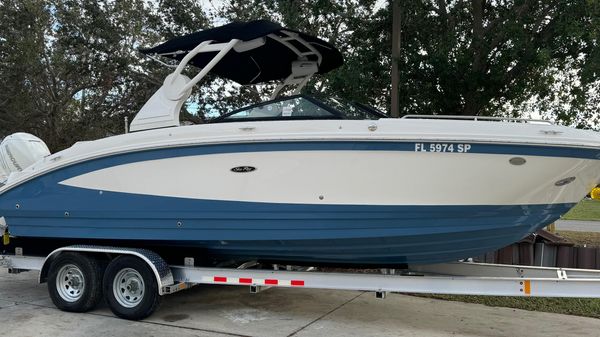 Sea Ray SDX 270 Outboard 