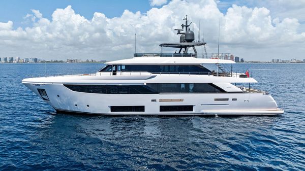 Custom Line Navetta 33 image