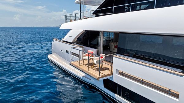 Custom Line Navetta 33 image