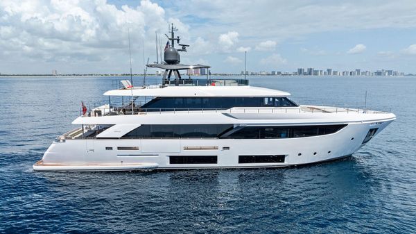 Custom Line Navetta 33 image