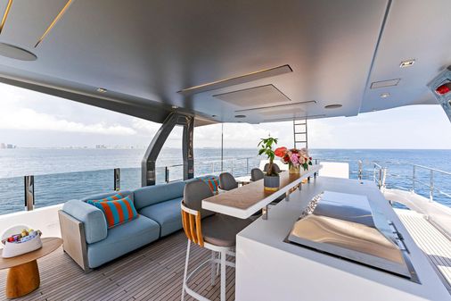 Custom Line Navetta 33 image