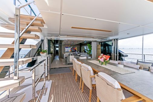 Custom Line Navetta 33 image