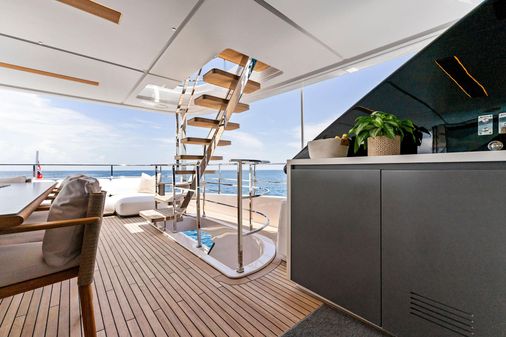 Custom Line Navetta 33 image