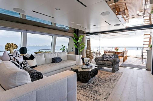 Custom Line Navetta 33 image