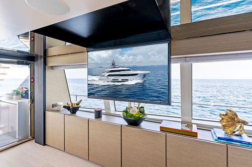 Custom Line Navetta 33 image