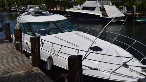 Sea Ray 450 Sundancer