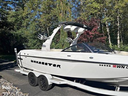 Malibu Wakesetter 25 LSV image