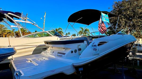 Sea Ray 240 Sundeck 