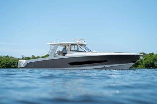 Boston Whaler 420 Outrage image