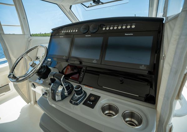 Boston Whaler 420 Outrage image