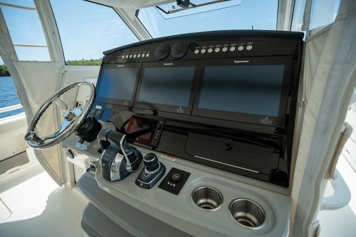 Boston Whaler 420 Outrage image