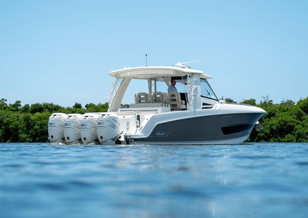 Boston Whaler 420 Outrage image