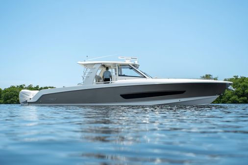 Boston Whaler 420 Outrage image