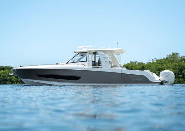 Boston Whaler 420 Outrage image