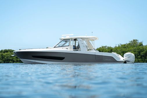 Boston Whaler 420 Outrage image