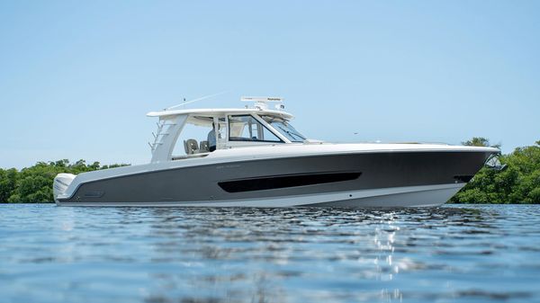 Boston Whaler 420 Outrage 