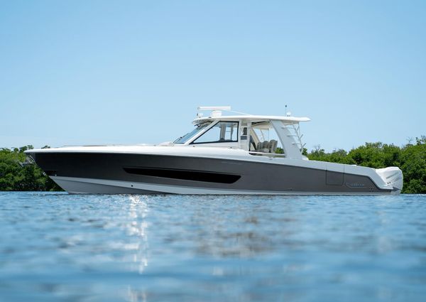 Boston Whaler 420 Outrage image