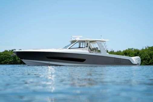 Boston Whaler 420 Outrage image