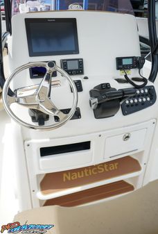 NauticStar 25 XS Offshore image