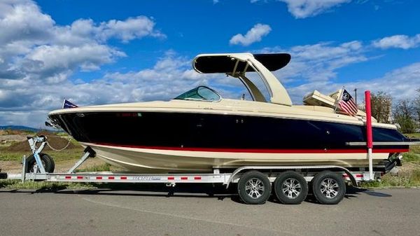 Chris-Craft Launch 28 GT 