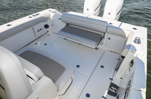 Boston-whaler 330-OUTRAGE image