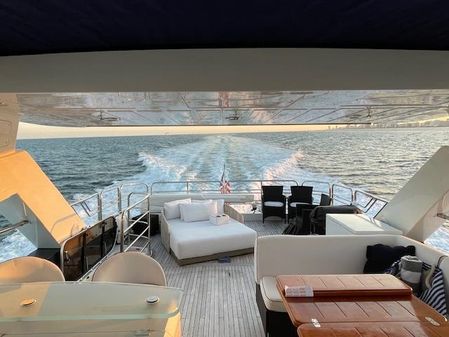 Sunseeker 86 Yacht image