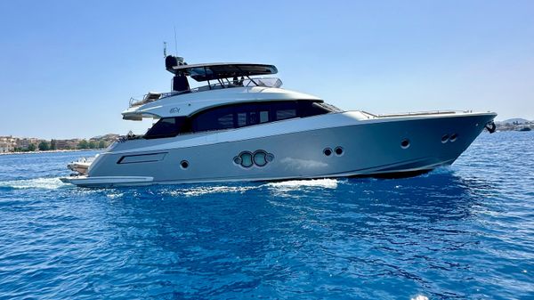 Monte Carlo Yachts MCY 76 
