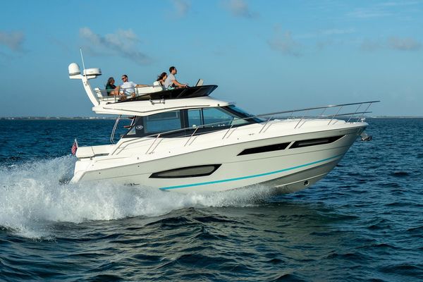 Regal 38 Fly - main image